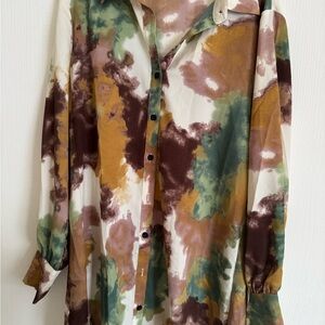 Cupshe NWT size medium Multicolor Abstract Button-Up Shirt/ cover up dress.